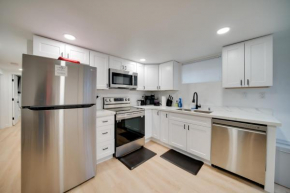 5 Mi to Dtwn Pet-Friendly Seattle Apt